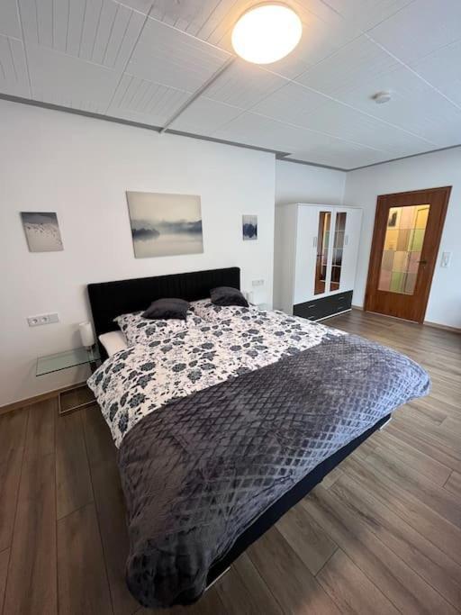 Modern Und Rustikal Mit Kamin Ferienwohnung Kohlert Bad Berleburg Buitenkant foto